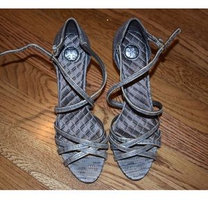 NWT TORY BURCH HEELS